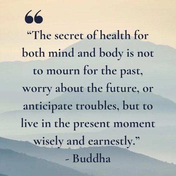 Meet your Posher, Laura - Picture 2 of 5